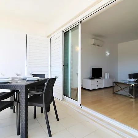 Marina Ii * לאגוּ‏ש